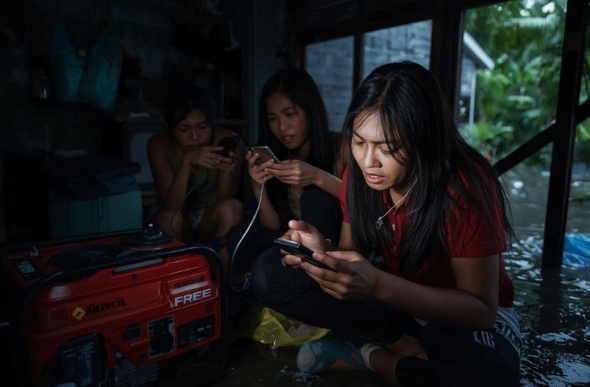 Globe pushes network resiliency in typhoon-prone South Luzon and Bicol with sustainable battery charging hubs